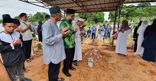 He won the music industry leadership award in the papuita kecapi award 2006. Salam Takziah Pesanan Terakhir Allahyarham Datuk A Rahman Hassan Satu Johor