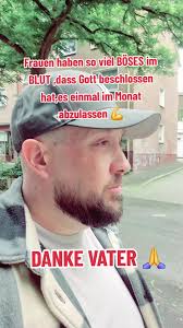 Frauen haben so viel BÖSES im BLUT, dass Gott beschlossen hat, es einmal im  Monat abzulassen 💪