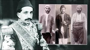 Sultan abdülhamid uzunca boylu, esmerce tenli, uzunca burunlu, ela gözlü, hafif kıvırcık sakallı idi. Sultan 2 Abdulhamid In Inceledigi Katil Fotograflari Youtube