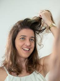 Dormi na cirurgia: ela conta como reduziu testa com transplante capilar -  20072023 - UOL VivaBem