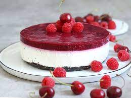 no bake griechischer joghurt kuchen mit beeren bake to the roots recipe baking berry cake no bake cake