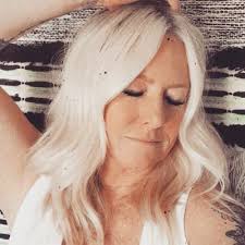 Rachel Nye (@RoosBug)