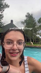 guessing each others favorite things!!! we did okay i think besides me  almost drowning😅😅 @Tyler #fyp #challenge #pooldunk #bestfriendchallenge  #guessmyfavorite #trending