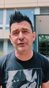 Retrouvez nous ce dimanche à partir de 21h00 en exclusivité sur Couleur3  pour notre interview avec Duja mais vu à la radio dans son émission  Rock/Metal Rhinoféroce ! 🤘🏻🤘🏻🤘🏻 , #RTS #couleur3 #holyfield ...