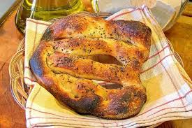 Fougasse Au Levain Naturel La Star De L Apero Ni Cru Ni Cuit Fougasse Levain Recettes De Cuisine