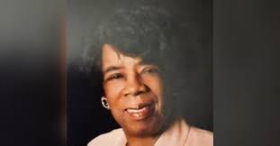 Annie Willard's Instagram, Twitter & Facebook