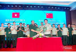 Liem is the current asian champion and he was world champion in blitz chess in 2013. TÆ°á»›ng Bien Phong 27 NÄƒm Tráº¥n áº£i Láº¡ng SÆ¡n Vietnamnet