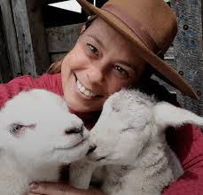 📸🐑🐑@silviahelenaloro ...... Sempre lidando com ELAS. TEXEL de  primeira!!! Orgulho nosso que transcende o Sarandi!!!! Cabanha Santa Orfila  Santana do Livramento RS 🇧🇷