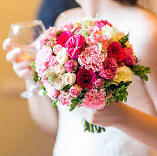 Eine frühsommerliche kreation mit sonnenblumen, rosa poliantharöseli, pastell rosen, milka lisianthus. Brautstrauss In Rosa Oder Pink Die 40 Schonsten Ideen Von Zart Bis Knallig