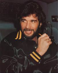 A fantastic interview with Eddie, playing songs such as 'Drivin' My Life  Away', 'Forgive & Forget' and 'Kentucky Rain'