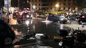Nubifragio A Roma Chiusa Metro Repubblica E Manzoni Cascate A Termini