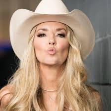 Jodi Fisher's Instagram, Twitter & Facebook