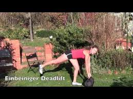 Hier ist, wie man einen runden hintern aufbauen und erhalten, dass gewünschte körper in nur 15 minuten am tag. Schulter Beine Und Po Workout In 12 Minuten Fur Zu Hause Tivital De