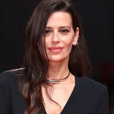 Claudia Pandolfi e l'amore per una donna: «Per un breve periodo della mia  vita ho avuto una fidanzata»