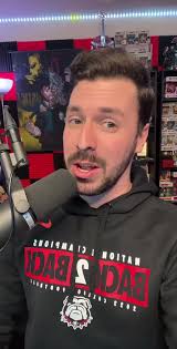 #stitch with @danpovenmire Phineas and Ferb is BACK! 🎉 You hiring Voice  Actors? 😏 #phineasandferb