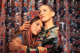 Starring kate hudson, leslie odom jr. Music Sia S New Movie With Kate Hudson Angers Autism Community