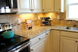 Friendly Feature Santa Cecilia Granite White Granite Countertops Granite Kitchen Trendy Kitchen Backsplash