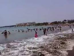 Untuk urusan tiket masuk, cukup terjangkau, setiap orang terkena biaya rp. Pantai Pasir Putih Anyer Serang Banten Pantai Indah