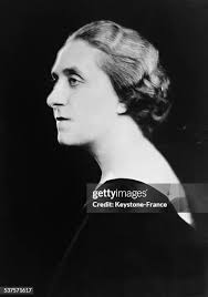 32 Reine Claudel Photos & High Res Pictures