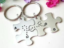 Couples De Puzzle Porte Cles Piece Ensemble Par Les Douanes Fille Cali Sur Etsy Cute Boyfriend Gifts Ldr Gifts Boyfriend Gifts