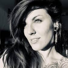 Amanda Leroy's Instagram, Twitter & Facebook