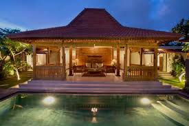 Rumah joglo jawa jati mulya indah terima pesanan pembuatan pendopo,rumah kayu custom,resto,villa, hunian,homestay,gebyok ukir,mebel dengan ukuran dan type sesuai pemesanan harga bisa di sesuaikan dengan kemampuan tanpa. Rumah Joglo Modern Dengan Kolam Renang Di Depan Rumah Jasa Renovasi Rumah Magelang Dan Jogja