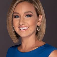 Kimberly Leonard's Instagram, Twitter & Facebook