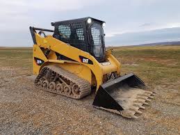 There's a few characteristics that should be kept in mind before tackling your next construction project! 2012 Caterpillar 257b3 Compact Rubber Track Multi Terrain Skid Steer Loader Cat Used Construction Equipment Caterpillar Construction Equipment