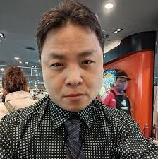 袁艾菲- 遇到困難挫折大哭一場之後，也要勇敢笑著前進。