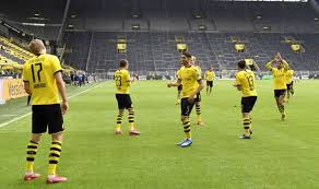 Simulated reality league 2020 start date: Borussia Dortmund S Bundesliga Win Over Schalke Hammers Home Man Utd Transfer Mistake Football Sport Express Co Uk