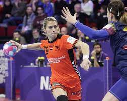 Estavana polman (born 5 august 1992) is a dutch handball player for team esbjerg and the dutch national team. Operation So Fruh Wie Moglich Team Esbjerg Bestatigt Knieverletzung Von Estavana Polman