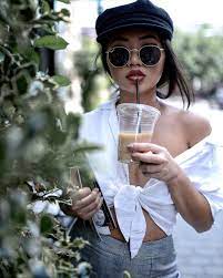 Fashion Girls Can T Get Enough Of This Hat Trend News Boy Hat Outfits With Hats Newsboy Hat Outfit