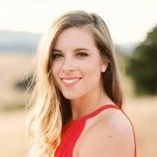 Lila Thomas's Instagram, Twitter & Facebook