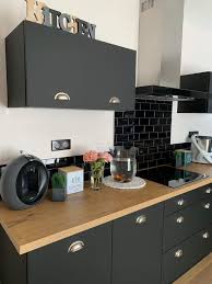 Cuisine noire et en bois les 40 plus belles inspirations de cuisines. Cuisine Bois Et Noir Une Tendance A Adopter Comera Cuisines