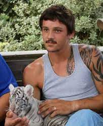 Apr 13, 2020 · among them was josh dial, joe's former presidential campaign manager who saw travis kill himself with his own eyes. Hannah On Twitter I M Here Too Say Travis Maldonado Deserved Better Once Again Fuck Joe Exotic Till The Day I Die