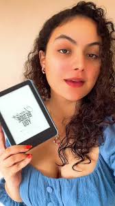 Estrelas Tortas Livro Marcella