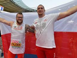 Partnerka popularnego sportowca ma na imię sandra. Kolejny Skandal Z Polskim Hymnem W Niemczech Nowicki I Fajdek Nie Mogli Spiewac Wideo Super Express