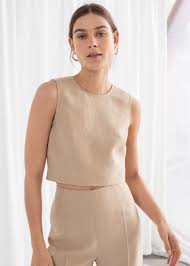 Men vem är hon egentligen? Baaam