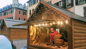 Découvrez comment réaliser ces recettes sur 750g.com. Chambery Le Marche Des Createurs Remplace Le Marche De Noel Sur La Place Saint Leger