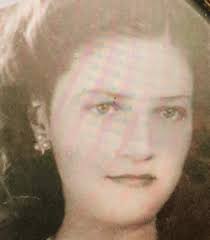 Angelina Ríos Suárez. Nace en Chiapa de Corzo en 1929. Hija de Cosme Ríos  Niño y Hermila Suárez. Nieta de Manuel Ríos, Vicenta Niño, José María Pérez  y Juana Suárez. Dama Leona