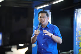 Yb datuk dr shahruddin bin md salleh. Menteri Ph Lebih Berpolitik Tidak Endah Kedudukan Ekonomi