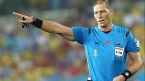 Desde el var incluso le indicaron al árbitro que el pase del jugador brasilero que rebotó en el. La Conmebol Desplaza Al Arbitro Argentino Pitana De La Final Iusport El Otro Lado Del Deporte
