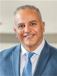 Elva Chen's Instagram, Twitter & Facebook