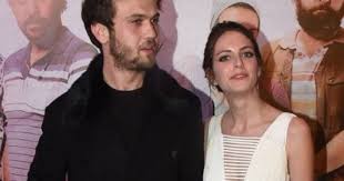 Çukur dizisinin yamaç'ı aras bulut i̇ynemli, sevgilisi bige önal ile bodrum'da tatil yapıyor. Aras Bulut Iynemli Ve Bige Onal Ayrildi Mi Son Dakika Magazin Haberleri