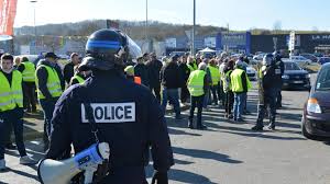 Déterminés, les gilets jaunes se sont retrouvés devant le ministère des finances à bercy, avant une grande déambulation via la place de la bastille. Charleville Un Gilet Jaune Signale Au Prefet Des Violences Policieres Lors De L Acte Xv
