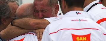Check spelling or type a new query. Todlicher Unfall Italienischer Motorradfahrer Simoncelli Gestorben Sport Tagesspiegel