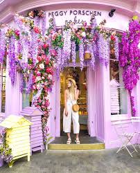 Love This Cafe So Much So Cute Cafe Interior Design Flower Cafe Beauty Salon Interior