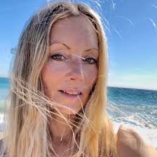 🙏❤️💚 Repost from @pilatesandmatchas • Everything a Pilates girl secretly  hopes to find under the tree 🎄✨#