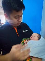 Walaupun peluang untuk menjadikan bayi perempuan itu sebagai angkat agak tipis, bapa kepada seorang saya cuba ikut segala prosedur operasi standard (sop) yang ditetapkan. Isteri Gugur Dua Kali Lelaki Mahu Ambil Bayi Dibuang Jadi Anak Angkat