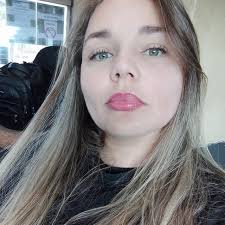 Amiga!!! Eu amo piadas ruins e sou uma boa ouvinte